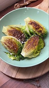 SIMPLE HEALTHY Romaine Lettuce & Mushrooms Salad