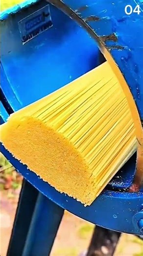 Spaghetti cutter slices noodles swiftly with rotating blade