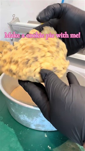 How to Make an Incredible Cookie Pie at Home