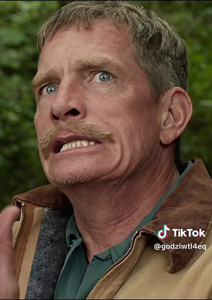 Max (2015) - Heartwarming Dog Movie and Family Drama