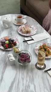 Experience the pinnacle of luxury at our COLLECTION Club Lounge – where every sunrise starts with sparkling moments, afternoons are steeped in elegance, and evenings come alive with cocktails and breathtaking city views.✨ Eager to experience the COLLECTION Club Lounge for yourself? Book your stay now via https://www.panpacific.com/pickering! #inspiringlyyours #parkroyalcollectionpickering 📷: @jadeandjase, @asiaandbeyond | PARKROYAL COLLECTION Pickering, Singapore