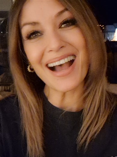 Videoclipuri postate de Anca Turcasiu (@anca.turcasiu.official) cu Little Things - Adrián Berenguer