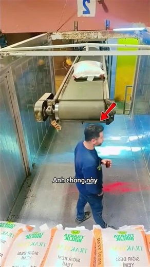 This guy works smarter than the other workers 😅 #shortsviral