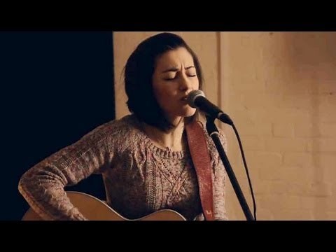 Mumford & Sons - I Will Wait (Hannah Trigwell acoustic cover)