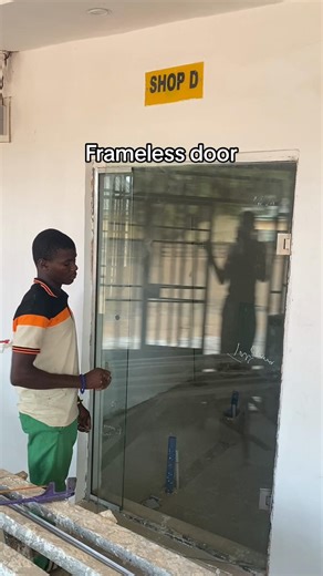 Modern Frameless Glass Doors for Unisex Barbing Salons