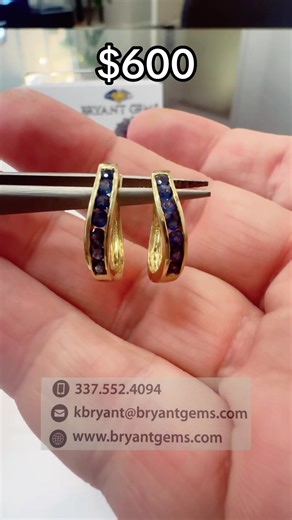 1 Ctw natural sapphires & 14kt gold hoop earrings #sapphireearring #jewelryonsale #jewelrysale #estatejewelry #sapphirejewelry