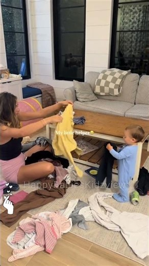 My little helper 😘Happy Babies Kidz View 💕 #happybabieskidzview