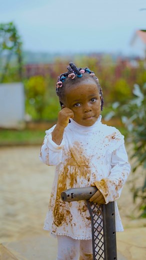 🤣🤣 your baby boy and girl at it AGAIN. Have you tried the New Lavender Omo Bleach?😄😄😄