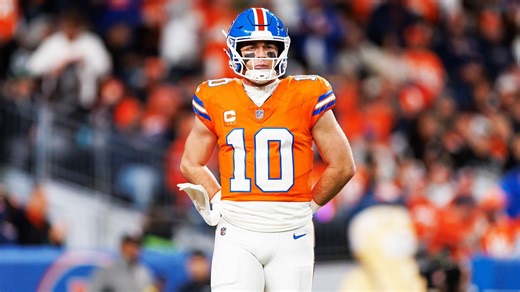 Broncos' defense dominates in ugly win vs. Raiders