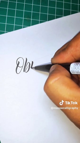 How to Write 'Obrigada' in Calligraphy