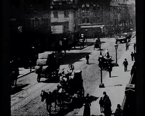 On this day 1841, Louis Le Prince was born. Louis Le Prince was arguably the first person to shoot a moving picture sequence with a single lens camera. This film is 'Leeds Bridge', shot by Le Prince with his Single-lens Cine Camera in 1888. 📷 Credit: Science Museum Group Collection | National Science and Media Museum