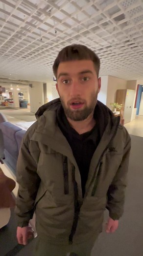 Exploring Modern Furniture Trends in Showroom Spaces