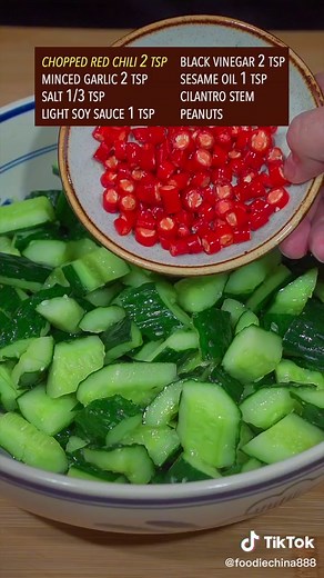 Smashed Cucumber Salad Recipe in China #recipe #cooking #chinesefood #foodtiktok #vegetarian