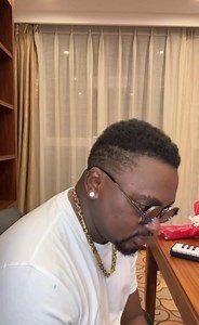 299K views · 10K reactions | Azaya le son est mal doux et tout konia est fiert de toi  mais ce qui m’a touché dans tout ça c’est le réseau Orange qui n’a jamais accepté que je parle avec mon fils  | Mandou konia Doukoure | Facebook