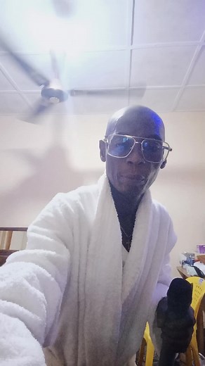 Funny Bathrobe Performance: Laughter Guaranteed