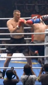 #throwback to my knee KO vs. Glaube Feitosa in K1 World Grand Prix Final 2005🔥 I won my first K1 Title in style, and this is one of my favourite knockouts💪 Follow for more kickboxing videos, tutorials, workouts, motivation, and fight highlights!💯 Osu!🥋 | Semmy Schilt