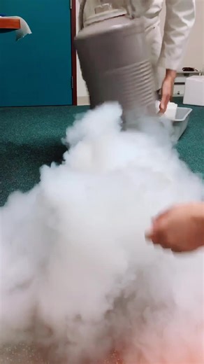 Making Liquid Nitrogen Ice Cream #chemistry #science #omg #awesome #homescience #lgbt #demo