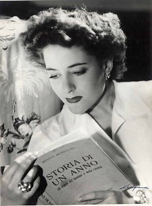 Clara Petacci (Benito Mussolini's Mistress) ~ Bio Wiki | Photos | Videos