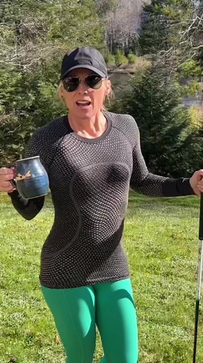 166K views · 1.5K reactions | How do you turn your hips in the Golf Swing? ‍♀️⛳️ #golfislife #golfshot #golfstagram #usa_tiktok #gymgirlsoftiktok | Kerry Maher Golf | Facebook