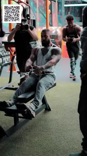 CHARLES COACHING | Back tip for you to try this week. Downlaod my bodybuilding app from link in bio 📎 #charlesglass #godfatherofbodybuilding #bodybuilding... | Instagram