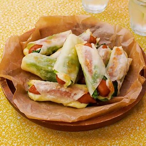 パクパクおやつにおすすめ！ ウインナーチーズスティックのレシピ動画・作り方 | デリッシュキッチン