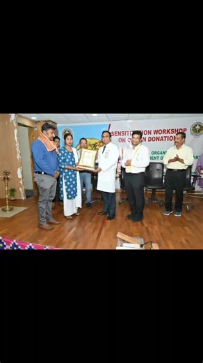 15th Indian #OrganDonationDay AIl India Institute of Medical Sciences - Bhubaneswar, marked the occasion with a Public Awareness Lecture, Poster Presentation, and #CME to spread the message of the life-saving power of organ donation. Executive Director Dr. Ashutosh Biswas emphasized the medical fraternity’s role in timely Brain Stem Death declaration and saving lives. Executive Director felicitated Odisha’s youngest organ donor, Master Janmesh Lenka’s parents, for their unparalleled courage. Med