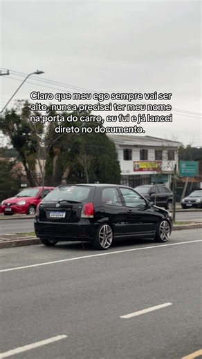 Frase sobre ego alto e documento do carro – legenda perfeita