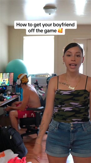 43K views · 443 reactions | How to get your boyfriend off the game  #couple #couplecomedy #relationship #relatable #reels #game #couplelove | Tito & Janezah | Facebook