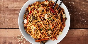 Slow Cooker Lo Mein Recipe - Healthy Dinner w/ Chicken & Vegetables