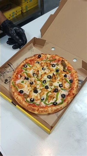 Pizza Kise Banaye Jaldi se ? 🥰 #food #pizza