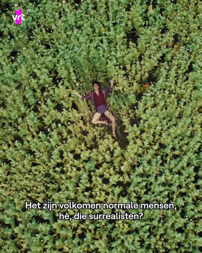 Ontdek exclusief de eerste beelden van This is not a murder mystery! In de fictiereeks reist René Magritte naar Engeland voor een expo… tot er een gast dood wordt aangetroffen. Wil jij erbij zijn op de avant-première tijdens Film Fest Gent? Doe mee en win tickets via www.vrt.be/vrtmax/themas/wedstrijden/. #Thisisnotamurdermystery, later dit najaar op VRT 1 en VRT MAX. | VRT 1