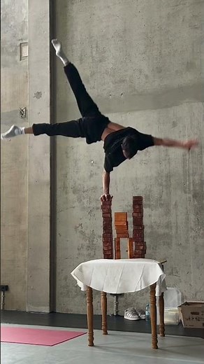 This Is The Most Insane Calisthenics Move I've Ever Seen 🤯😱🤯