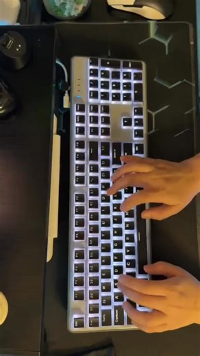 - ZIFRIEND 104 keys Mechanical Keyboard - current switch silver linear switch - pudding keycaps - hot swappable - can be modded 1,300 ONLY! | De' Cluttr CDO