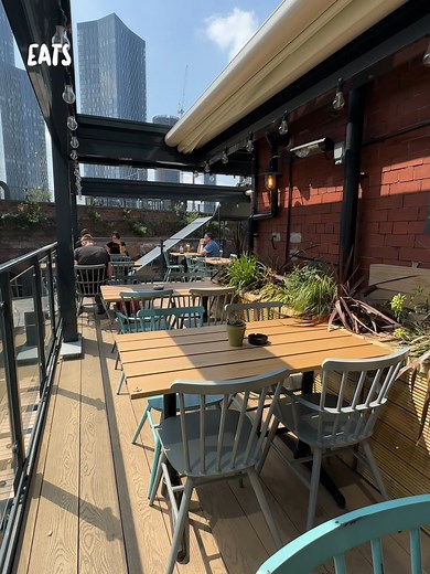 167K views · 641 reactions | Oh man, who signed this off?  Let's all go have a pint at this brilliant pub and show them some support.  Click the link in the comments for the full story. | The Manc | Facebook