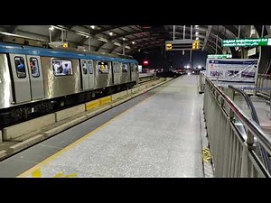 2 Hyderabad Metro Trains Simultaneous Arrival in 4K