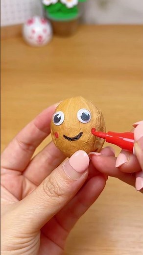 Easy DIY craft: Floating nuts – just looking at them brings a good mood. #toys #creativeclayideas