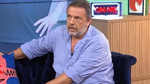 Στάθης Σταμουλακάτος: "Μετά τον θάνατο της είπα... ή πηδάς από τον πέμπτο ή συνεχίζεις"