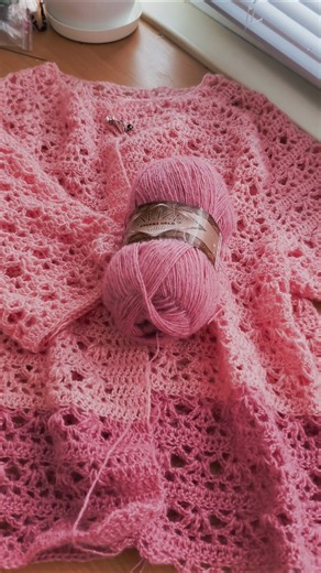 Teaching how to crochet stunning cardigans