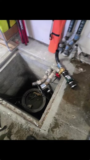 the sewage pump was jammed. The customer did not know what to do. We provided options to unjam the pump and clean the sewage tank, which was full of rocks and debris. #sewage #plumber #paratiiiiiiiiiiiiiiiiiiiiiiiiiiiiiii