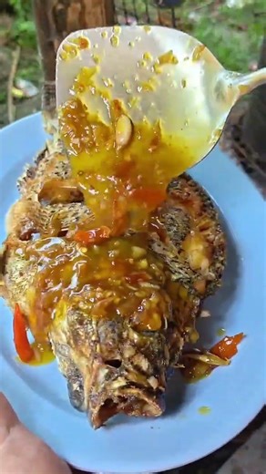 Yummy😘 อร่อยมากก Fish with chili sauce 🐟🌶🧄#ปลาราดพริก #food #cooking #thaifood #goodfood #delicious