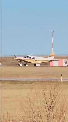 1971 Piper PA-32-260 Cherokee Six | Takeoff | New Century AirCenter (JCI/KIXD) | N4878S