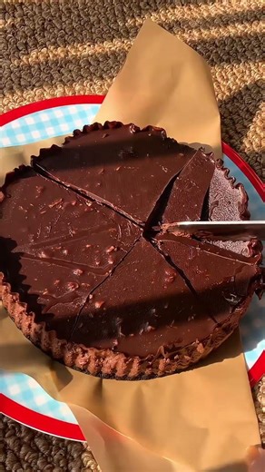 choose Magnum cake as my antidote! #ChocolateLovers #NoContention