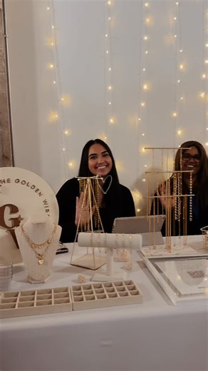 Local vendors, live christmas music on the grand piano, and warm food from The Hoito…. What’s not to love? You’ve still got time to swing by Goods & Co today to wrap up your local Christmas shopping, and give back to the community this holiday season ⭐️ P.S. we’re open tomorrow too for our special holiday hours! | Goods & Co. Market