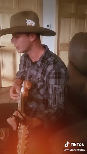 I met a girl by William Michael Morgan #imetagirl #williammichaelmorgan #love #countrymusic #countrymusictiktoks #music #singing #playingguitar #guitar #foryou #fypシ #talent #viral