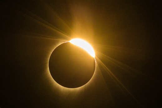 Here's how these Islanders plan to take in the solar eclipse