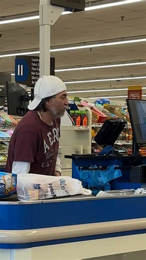 He was trying to pay his bill at the supermarket when this woman popped out of nowhere and paid for everything. Wait for his reaction ❤️🥹