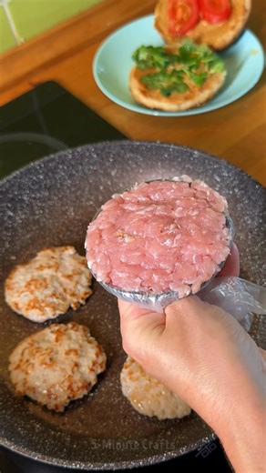 Patty in 3… 2… 1 🍔⚡ | 5-Minute Crafts