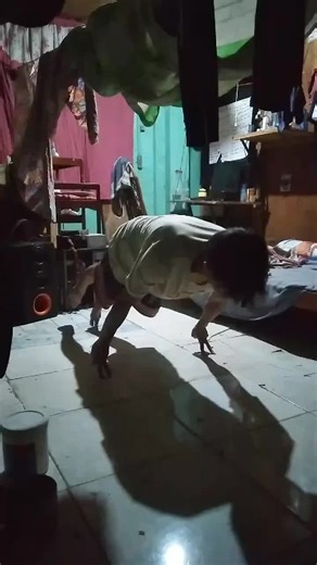 Master Calisthenics Skills: Planche and Handstand Tips