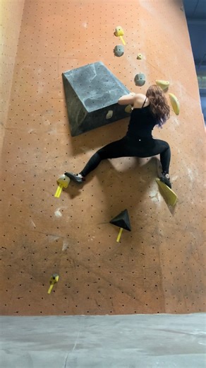 solo climbing days are hard because i feel so awkward filming myself 🥲 overall a really fun and challenging dynamic problem at planet rock ann arbor! #womenwhoclimb #bouldering #planetrock #dynamic #almostfell