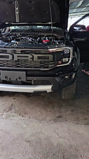 AI car security in a Ford Raptor. Smart GPS tracker installation in a Raptor with Remote start, Live tracking and remote shutdown. #fordraptor #fordranger ##aisecurity #pickuptruck